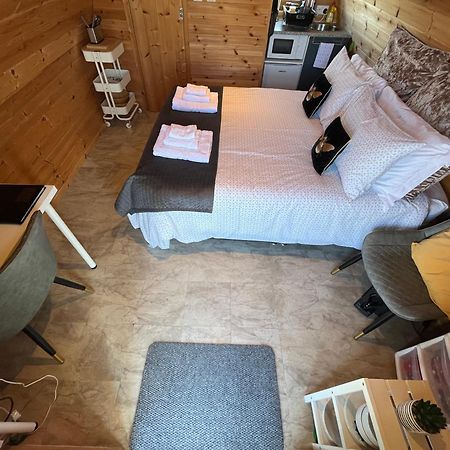 Earls View Pod Hotel Carna Exterior photo